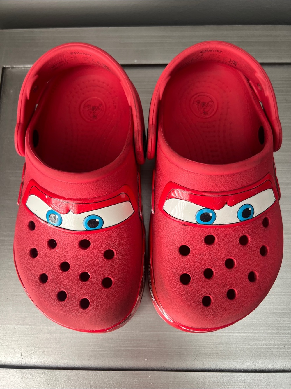 Lightning McQueen Classic Clog Crocs kids size c10. 100% authentic - Picture 4 of 15